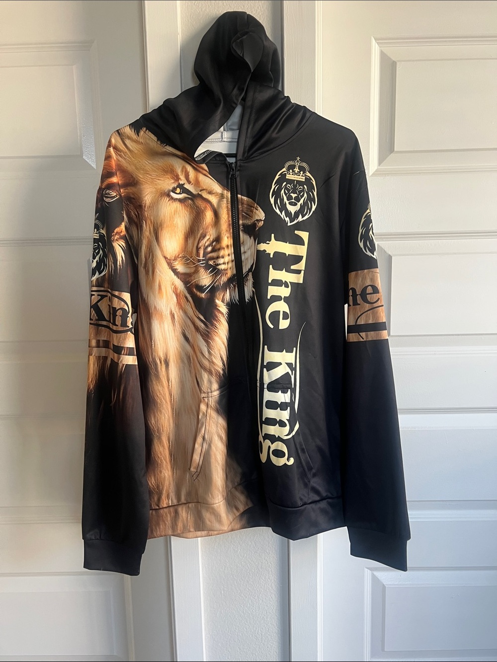 The King Men's Black & Tan Lion Graphic Zip-Up Hoodie